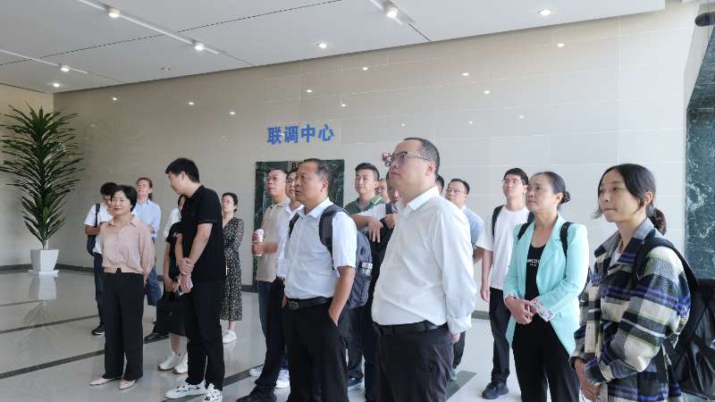 攜手同行，協(xié)同共贏(yíng)